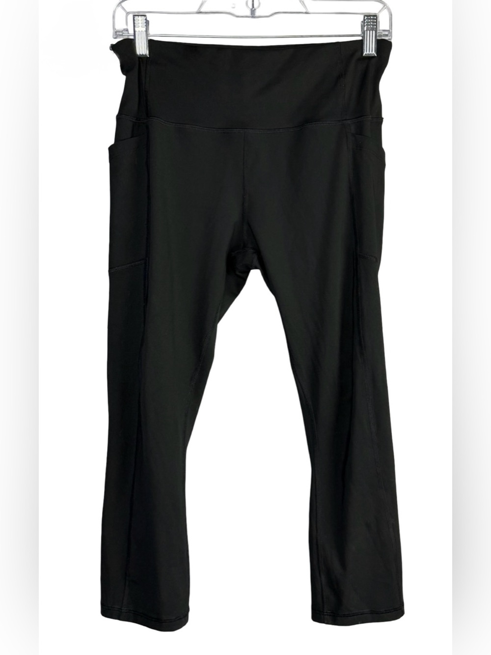 AVIA Black Cropped Capri Leggings Women's Size 8/10 Medium Athletic Pockets